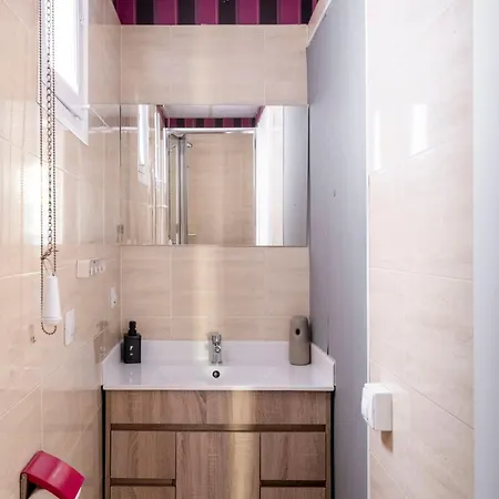 Apartment Centric Sagrada Famila 3 *